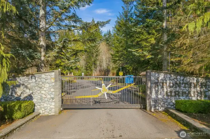Welcome to the gated community of Frontier Air Park!