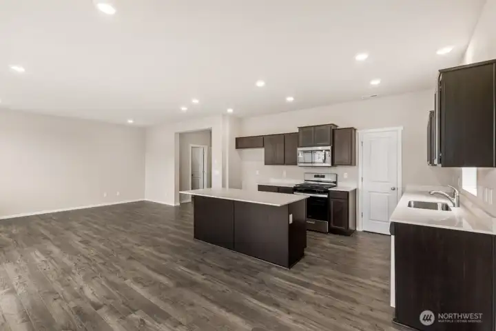 Pictures are for representational purposes only. Materials and colors may vary,