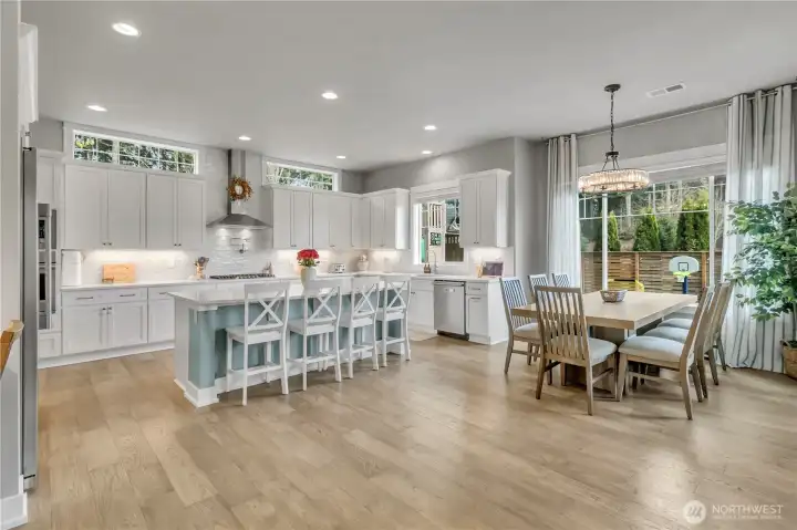 Stunning chef’s kitchen with high-end finishes and thoughtful design.