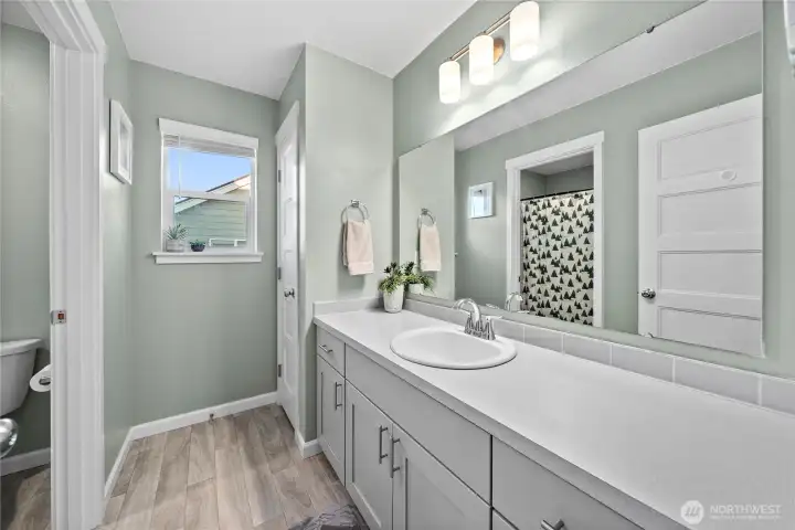 2nd floor guest bath