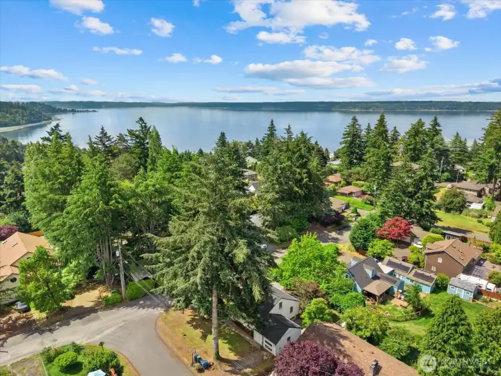 Just moments from the shoreline, parks, and outdoor recreation, this location makes it easy to enjoy everything the Puget Sound lifestyle has to offer.