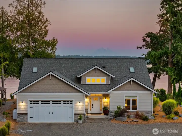 Exquisite setting over Case Inlet with big mountain view. Exquisite setting over Case Inlet with big mountain view.
