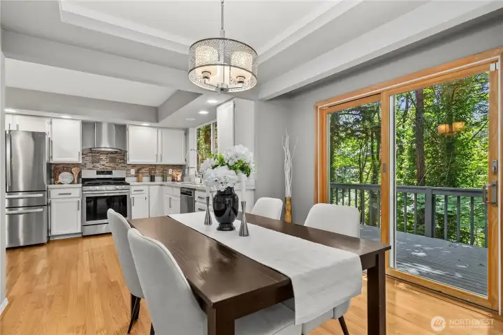 Eat in kitchen area. Eat in kitchen area.