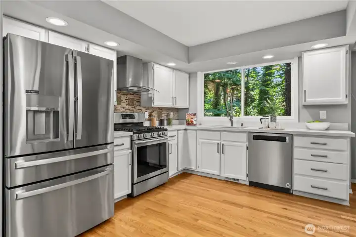 Updated kitchen with quartz counter tops. Updated kitchen with quartz counter tops.