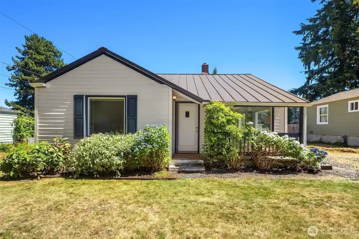 Welcome to this charming 2 bedroom rambler offering one level living.