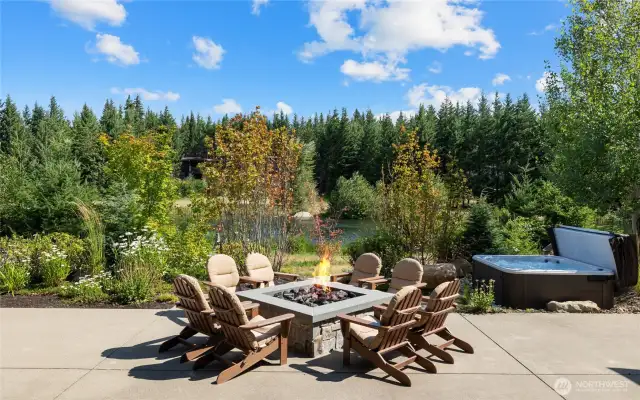 Outdoor patio with oversized gas firepit