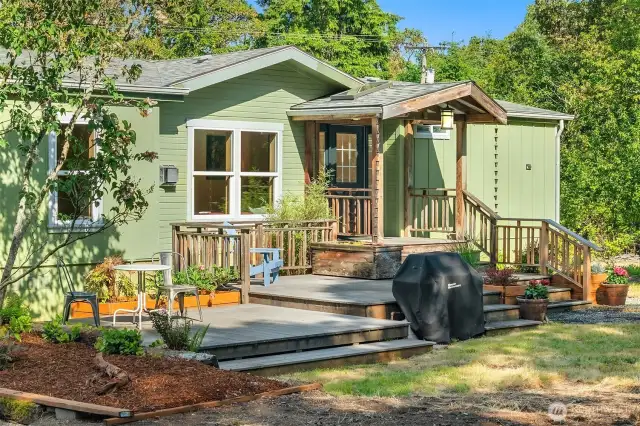 Great deck on the east side for morning coffee or staying cool on summer afternoons.