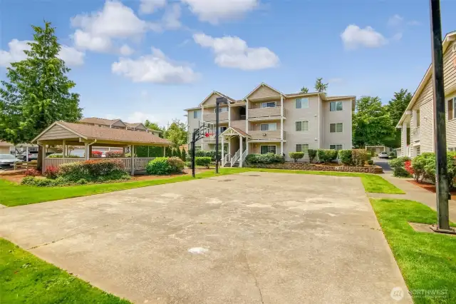 Burn off those extra calories with this onsite basketball court. A perfect way to connect to your guest by playing some quick pick up games.