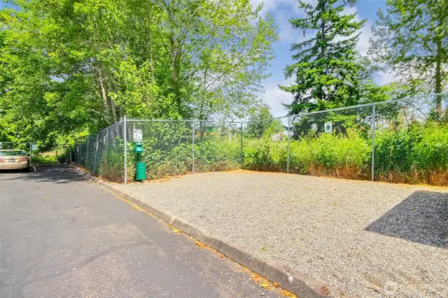 A place for your fur babies to become acquainted with other furry friends in this condo community. PLAY, SCOOP, GO!
