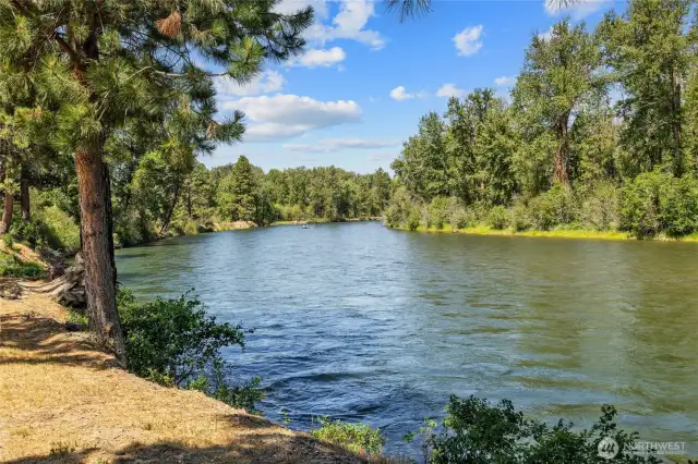Welcome to Eagle Bend — a rare opportunity to own property on one of Washington’s most treasured rivers.
