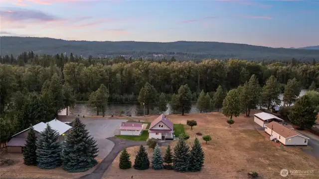 Whether you're an avid angler or simply looking for a peaceful retreat, Eagle Bend is the perfect place to unwind, explore, and enjoy the natural beauty of Central Washington.