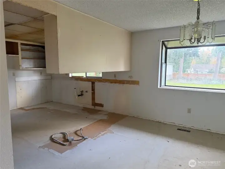 Kitchen & Dining Room -upper level