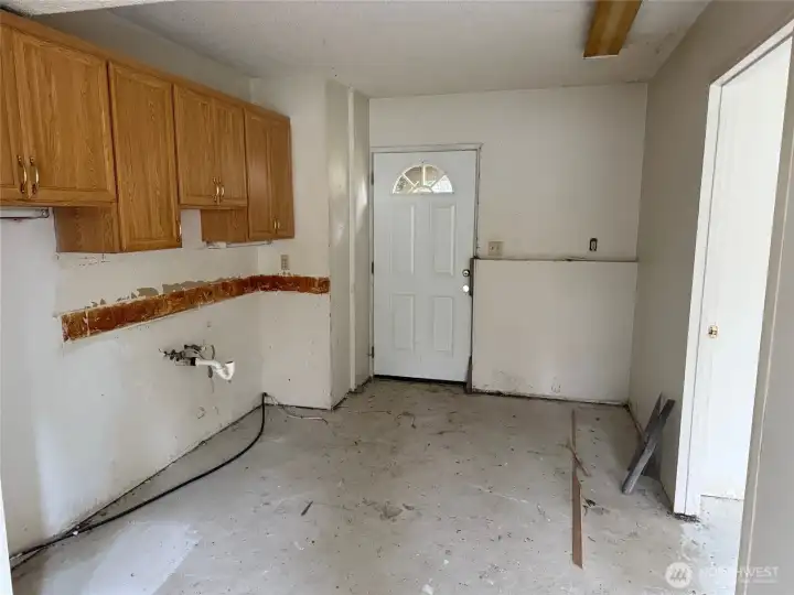 Kitchen area - lower area