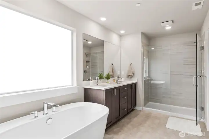 Five-piece spa bath, sizeable primary closet! Virtually staged.