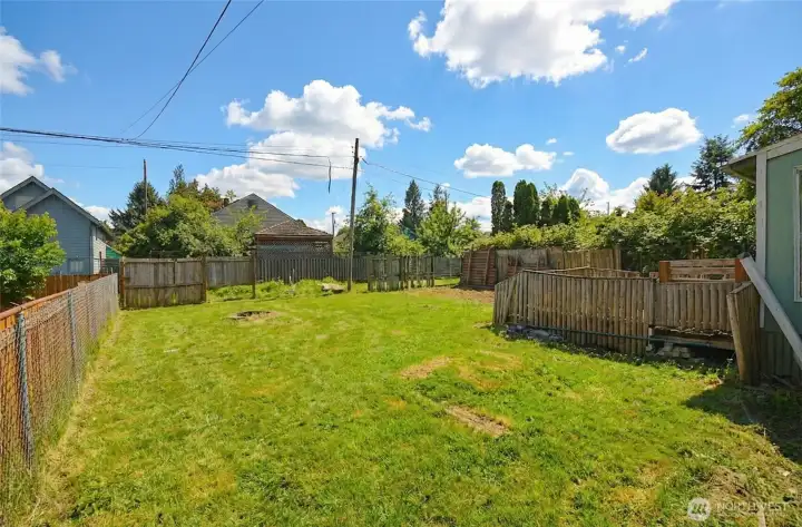 close to town amenities and just 30 minutes from coastal living in Ocean Shores.