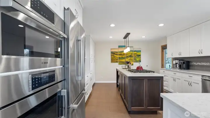 The Bosch double oven will satisfy any chef.