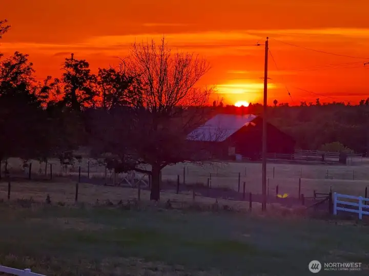 Enjoy amazing sunsets from the front deck! More photos and info in virtual tour.