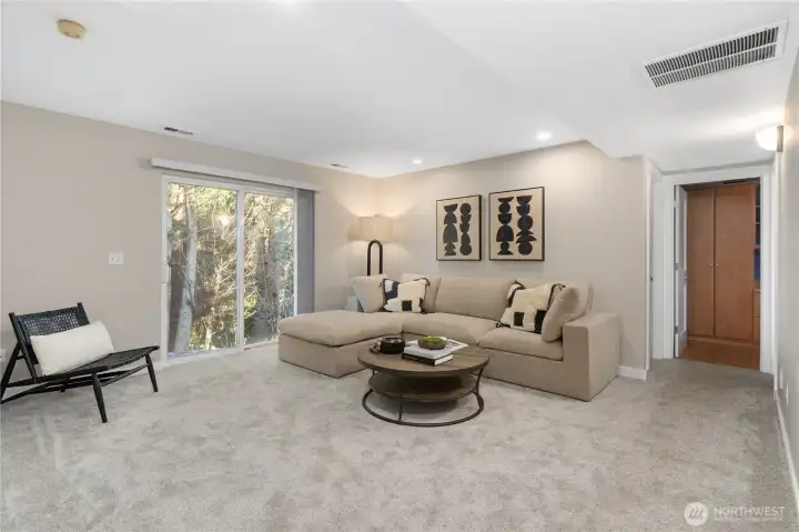 Lower Bonus room w/outside access with MIL potential.