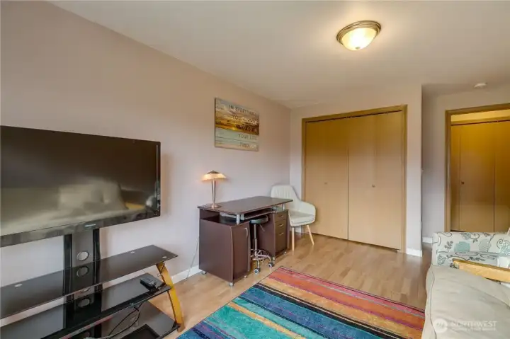 Photo showing double closet in bedroom #1