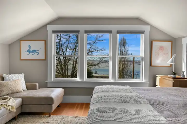 Wake up to bay views!