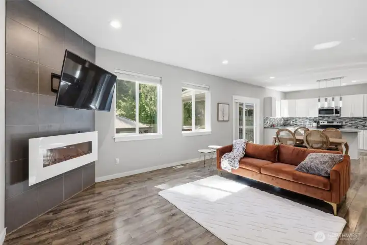 The living space feels open, comfortable, and easy to settle into. The living space feels open, comfortable, and easy to settle into.