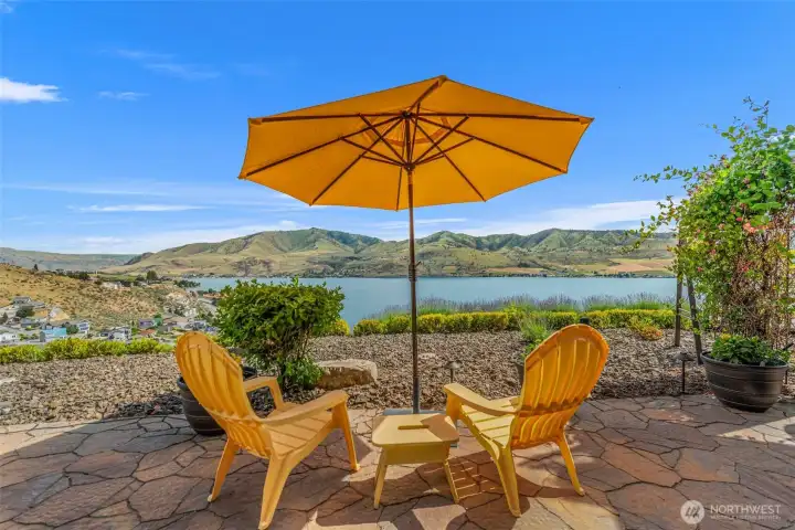 A front-row seat to Lake Chelan beauty.