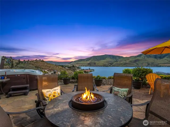 Sunset and warming fire to embrace the sunset and panoramic views.