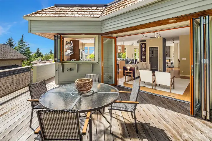 The epitome of indoor-outdoor entertaining!