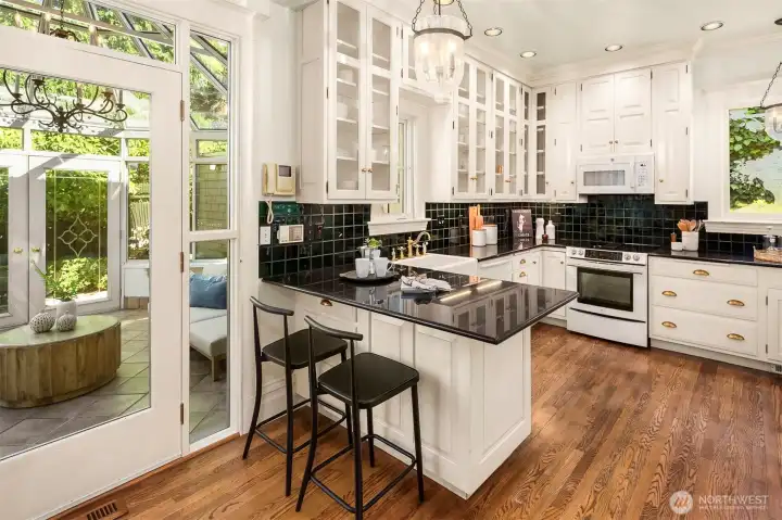 Large kitchen with eating bar Large kitchen with eating bar