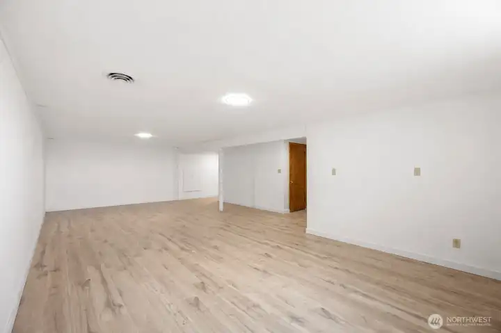 Huge Bonus Space in Basement Huge Bonus Space in Basement