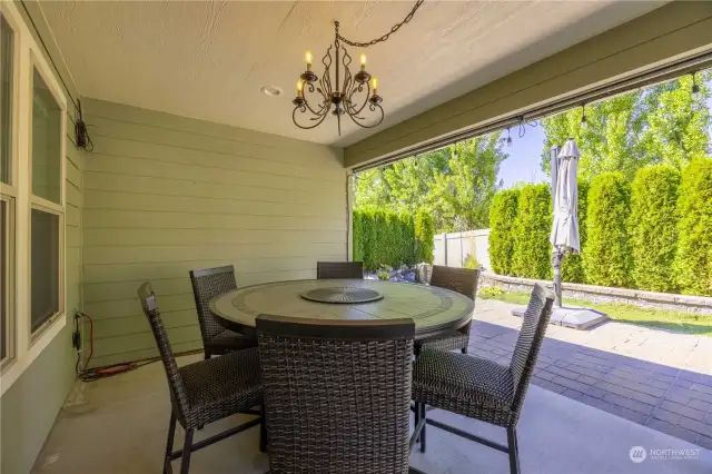 HUGE Covered patio