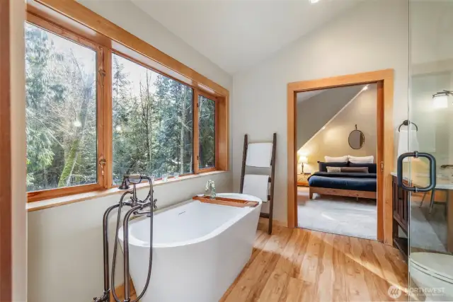 Soaking tub in primary bath