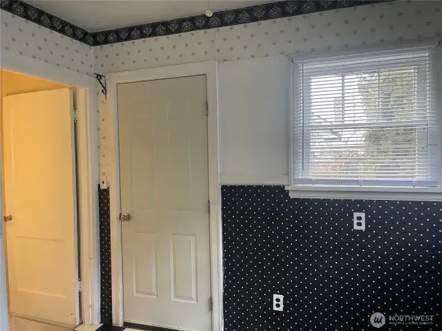 dining area off kitchen