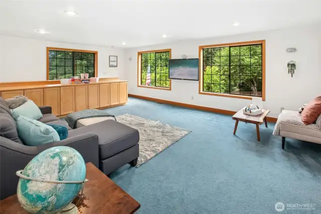 Huge bonus space!