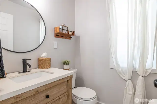 Updated 1/2 bath down stairs