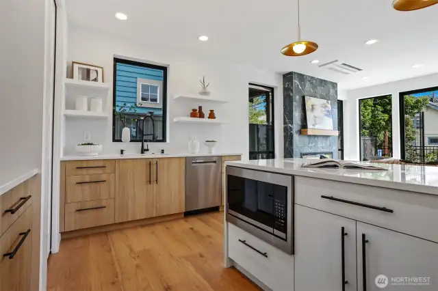 Plenty of Counter,Cabinet Space