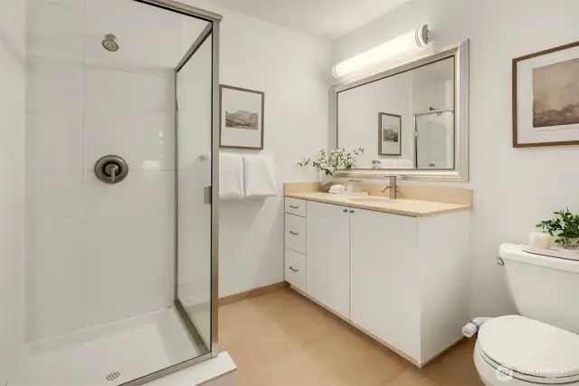 Yes, there are 4 bathrooms including one on the main!