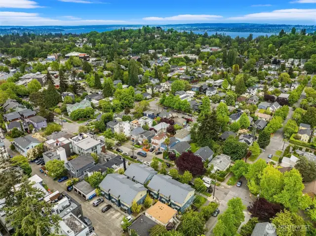 Lake Washington is just minutes away. Easy commute to the east side on 520 or I-90!