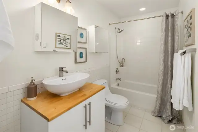 Primary ensuite bath