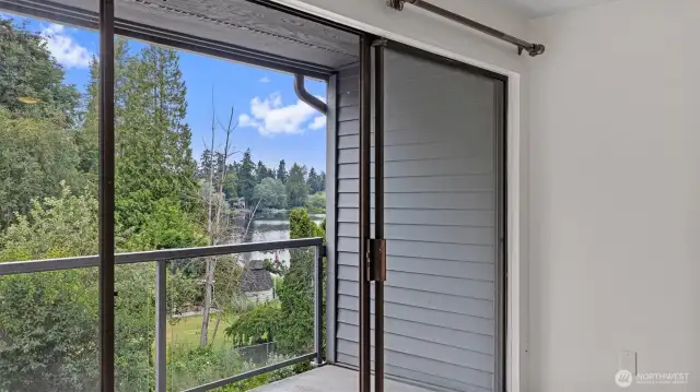 The view of Echo Lake beyond is lovely.