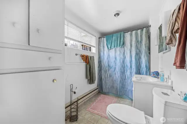 Full bath on upper floor of the house.