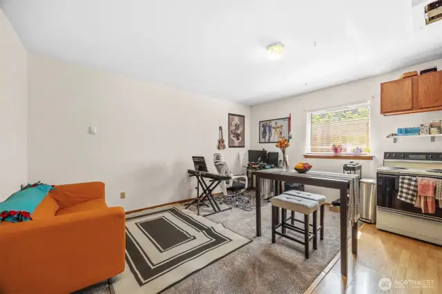 Lower unit of the duplex.  Clean and in good shape.