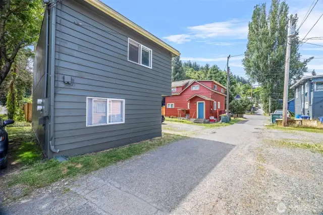 Duplex from the view of the alley looking towards Myrtle Street.  Just 1/2 block from local city park.