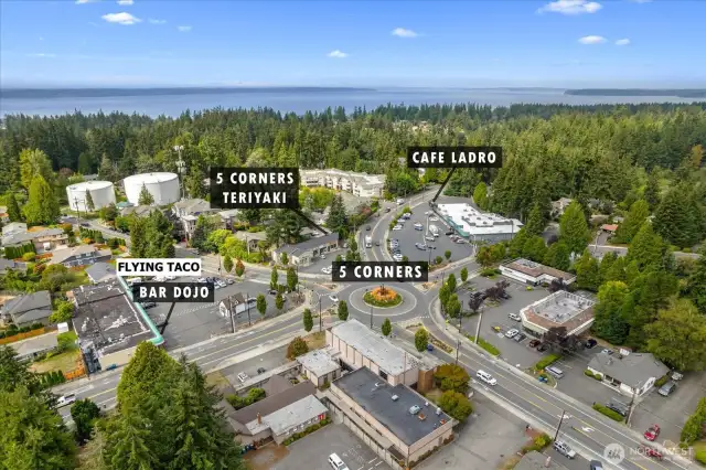 Just a short stroll to 5 corners, where you can enjoy some great restaurants just a few blocks away!