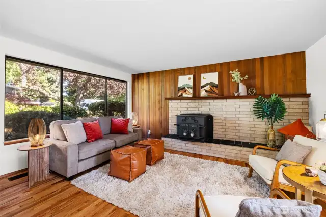 Large and inviting living room w/beautiful newly refinished hardwoods!