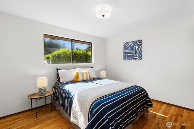 Bedroom w/new flooring and lighting