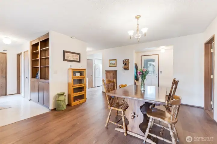Dining Room Accomodates Large Dining Table