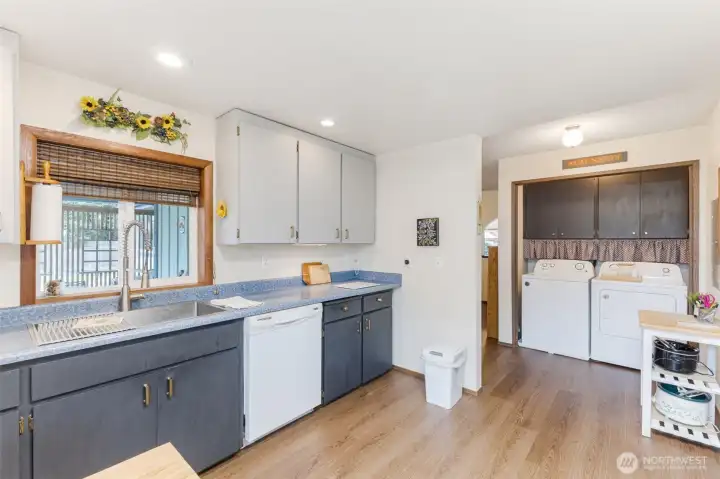 2 Tone Cabinets with Large Sink and Lots of Counterspace