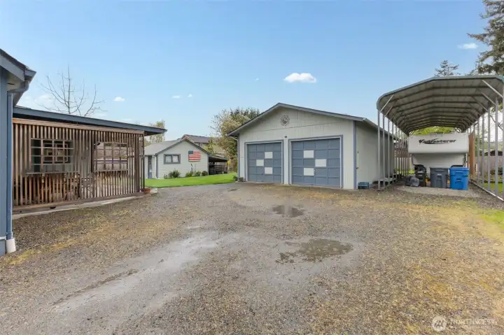 40 X 24 (960 sqft) Shop with Covered RV Parking Adjacent