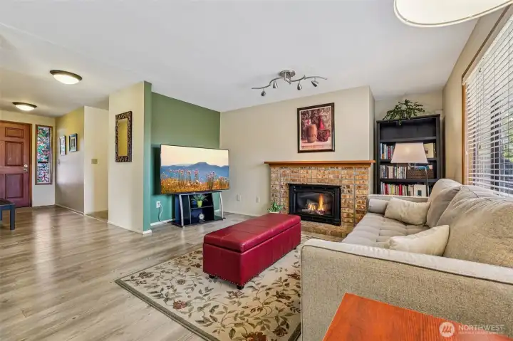 Warm gas fireplace feature